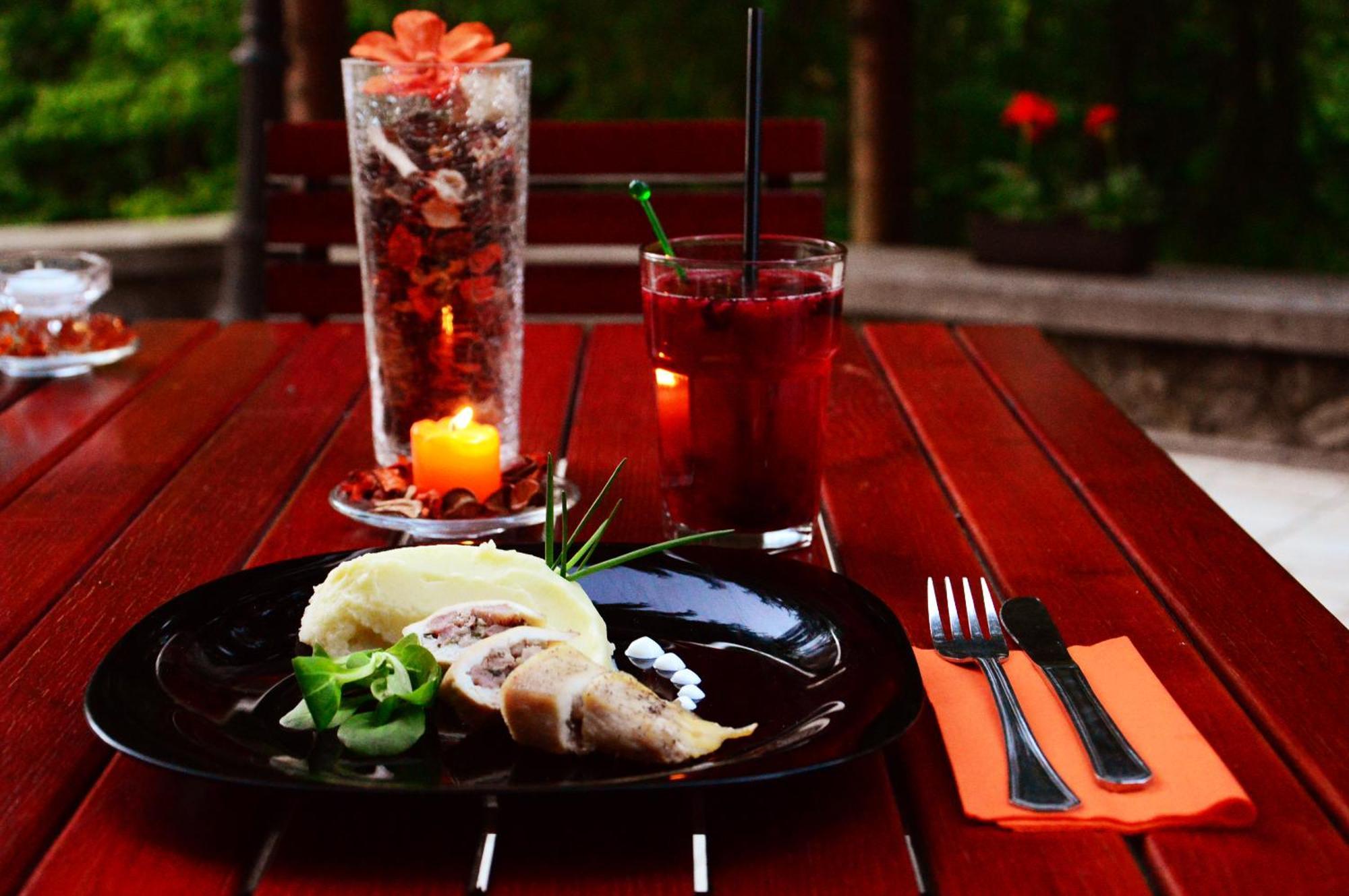 Ezuestfenyo Hotel Telkibanya Ngoại thất bức ảnh