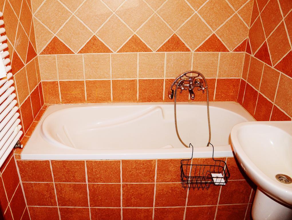 Ezuestfenyo Hotel Telkibanya Ngoại thất bức ảnh