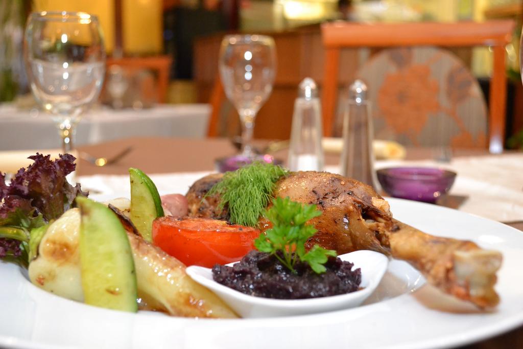 Ezuestfenyo Hotel Telkibanya Ngoại thất bức ảnh