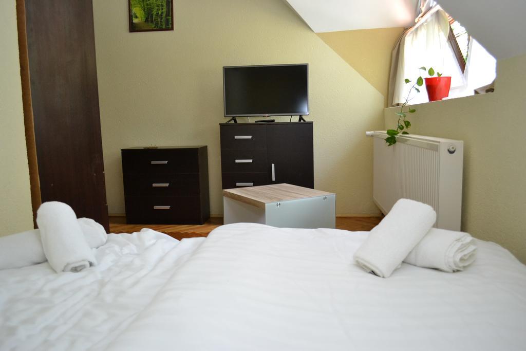 Ezuestfenyo Hotel Telkibanya Ngoại thất bức ảnh