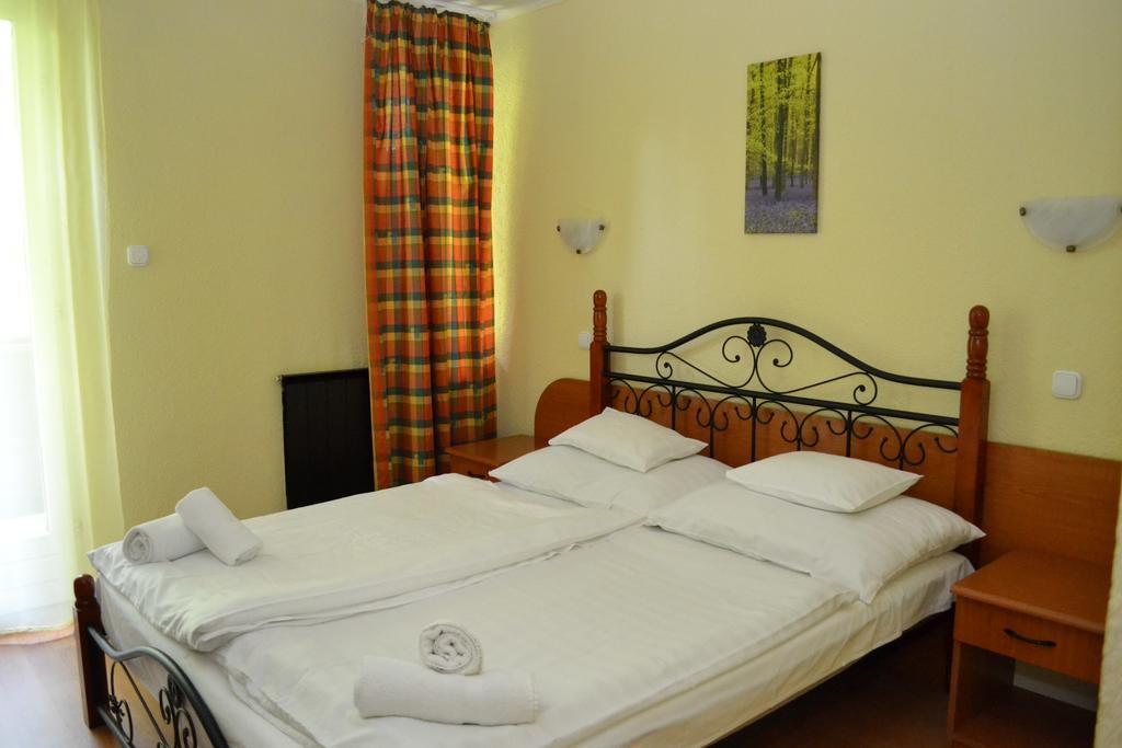 Ezuestfenyo Hotel Telkibanya Ngoại thất bức ảnh