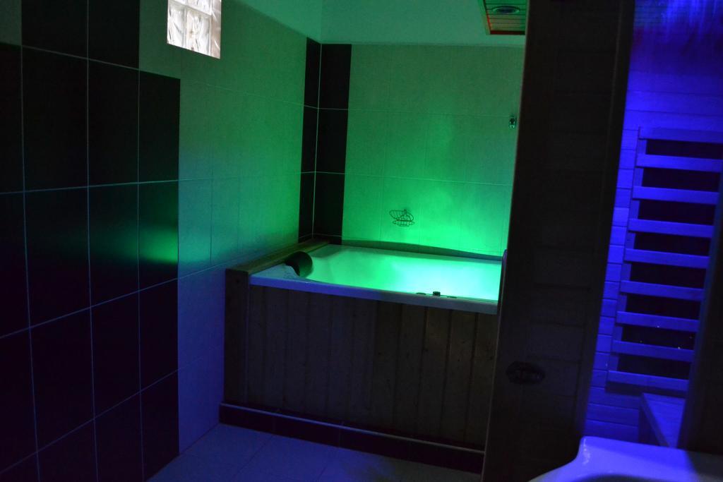Ezuestfenyo Hotel Telkibanya Ngoại thất bức ảnh